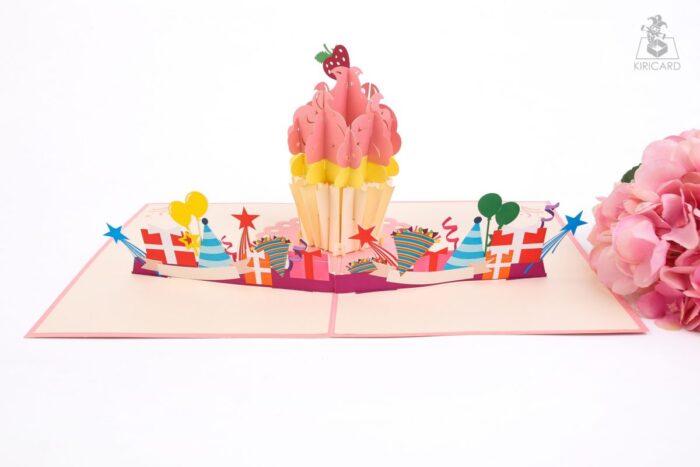 birthday-strawberry-cupcake-pop-up-card-03