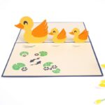little-ducklings-and-mom-pop-up-card-04