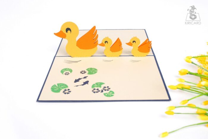 little-ducklings-and-mom-pop-up-card-04
