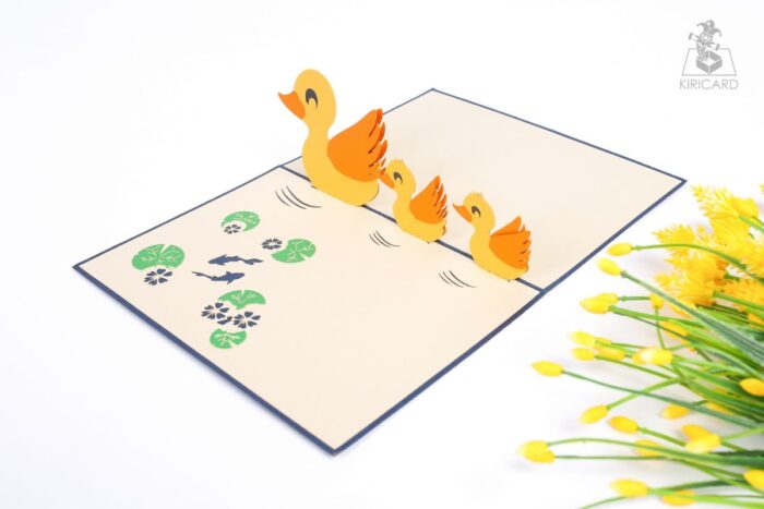 little-ducklings-and-mom-pop-up-card-03