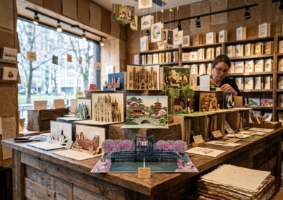 eye-catching retail display using pop up cards for gift shops